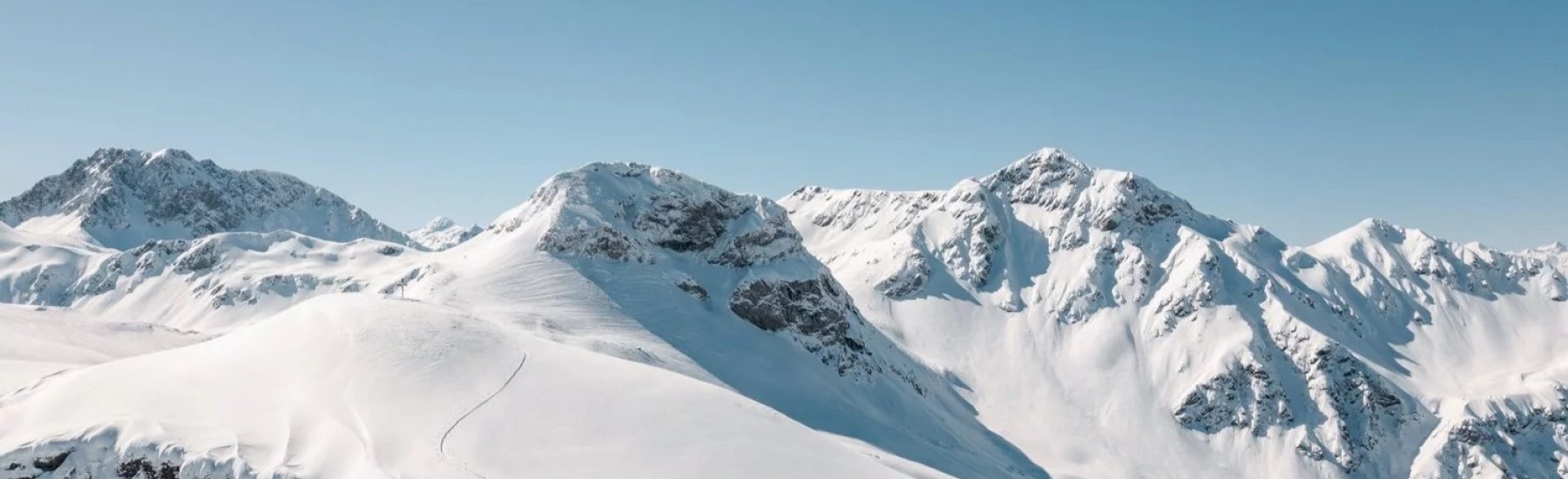 alpine bergtoppen winter